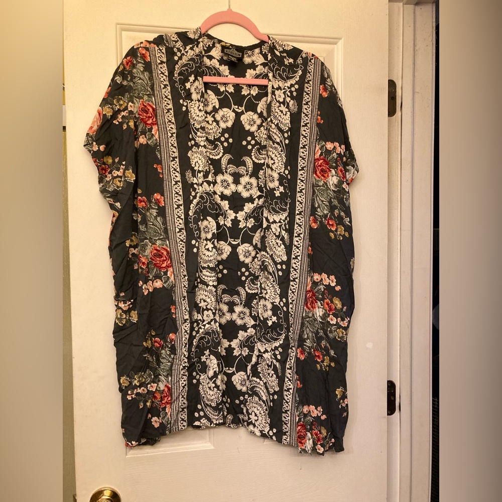 Beautiful Angie brand, medium, floral, soft open top